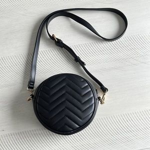 Black Round Purse